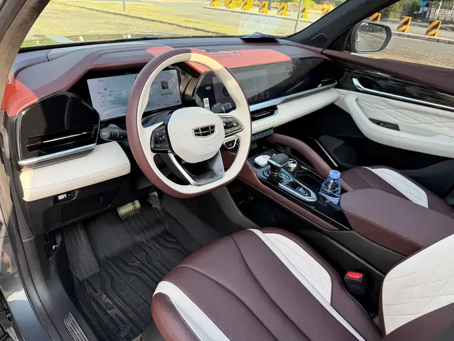 Geely Monjaro Xingyue L 2024 2.0TD High Power Automatic 2WD Yunqi Edition 2024 — миниатюра 4