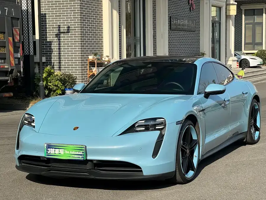 Porsche Taycan 2022