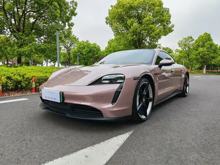 Porsche Taycan 2023