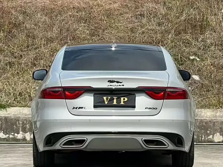 Jaguar XFL 2023 XFL 2.0T P250 2WD Elite Sports Gilded Edition 2024 — миниатюра 3