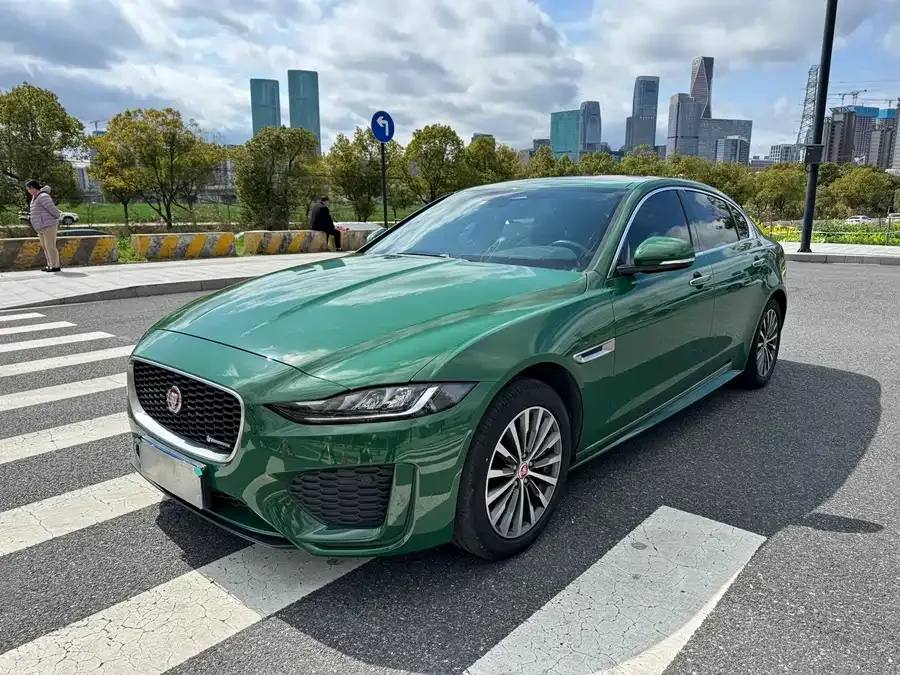 Jaguar XEL 2022 2.0T 200PS R-DYNAMIC Youth Sports Edition 2022 — фото 1, купить с доставкой в Москву