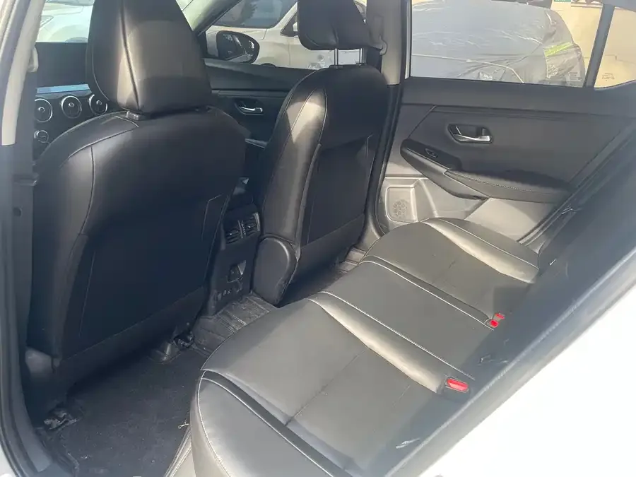 Nissan Sylphy Sylphy 2023 1.6L CVT Enjoy Edition 2023 — миниатюра 2