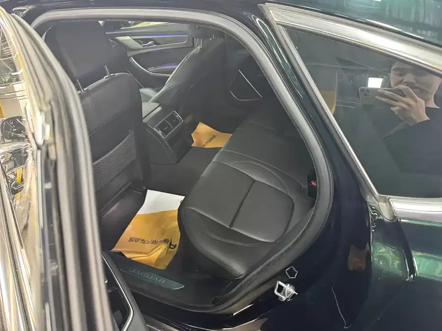 Jaguar XFL 2023 XFL 2.0T P200 2WD Elite Luxury Edition 2024 — миниатюра 5