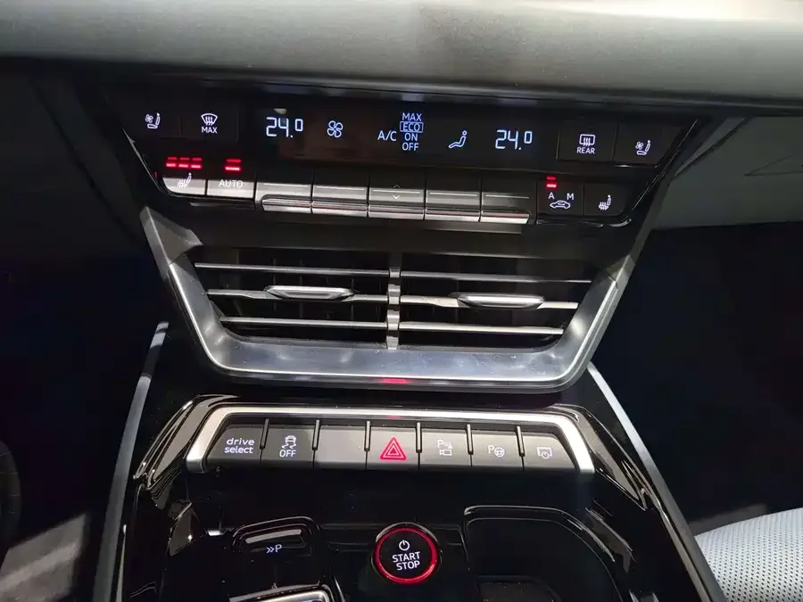 Audi e-tron GT 2023 basic model 2024 — миниатюра 3