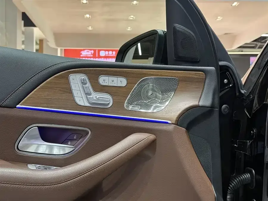 Mercedes-Benz GLS Mercedes-Benz GLS 2024 GLS 450 4MATIC luxury model 2024 — миниатюра 3