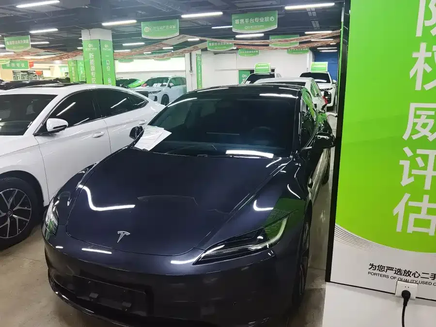 Tesla Model 3 2024