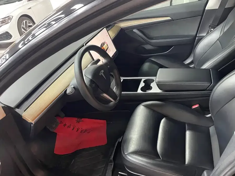 Tesla Model 3 Model 3 2022 rear-wheel drive version 2024 — миниатюра 5