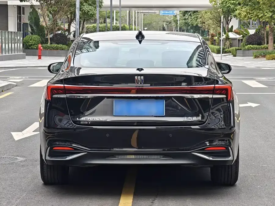 Buick LaCrosse LaCrosse 2023 facelift 25T crossover version 2024 — миниатюра 3