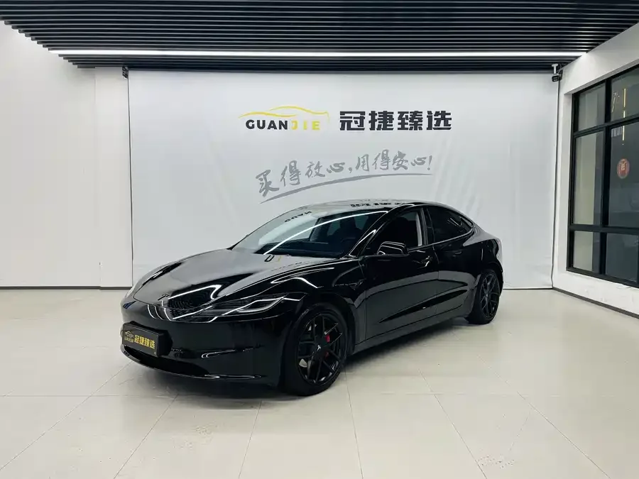 Tesla Model 3 2024