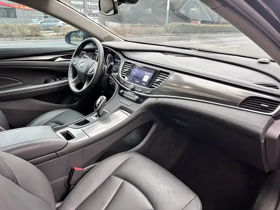 Buick LaCrosse LaCrosse 2021 652T Luxury 2022 — миниатюра 4