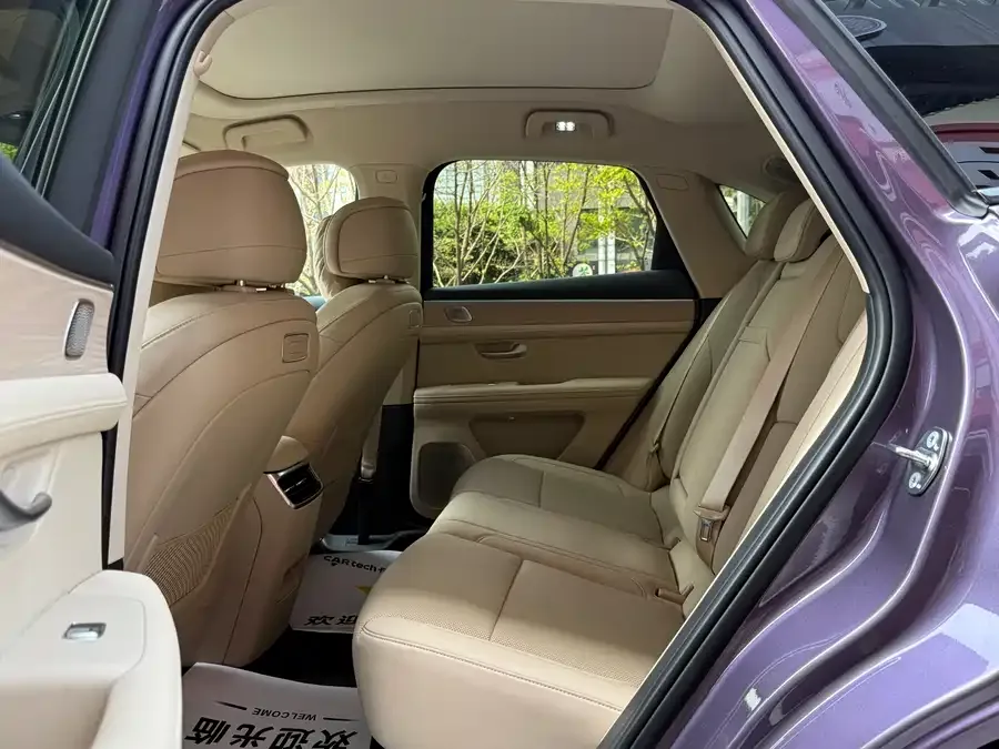 AITO M5 M5 2025 Extended Range Ultra 4WD Edition 2025 — миниатюра 3