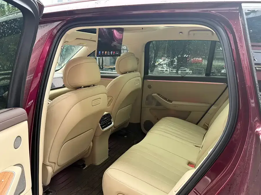 AITO M7 Wenjie M7 2026 Extended Range Max 4WD 5-Seater (192-line LiDAR) 2025 — миниатюра 3