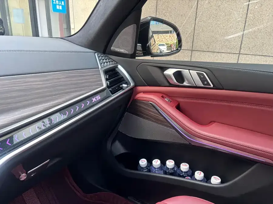 BMW X5 2025 xDrive 40Li M Sport Shadow Edition 2025 — миниатюра 4