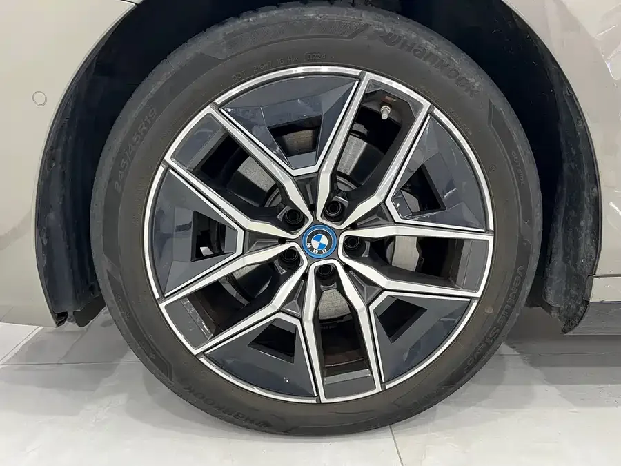 BMW i5 2024 eDrive 35L Premium M Sport Package 2024 — миниатюра 5