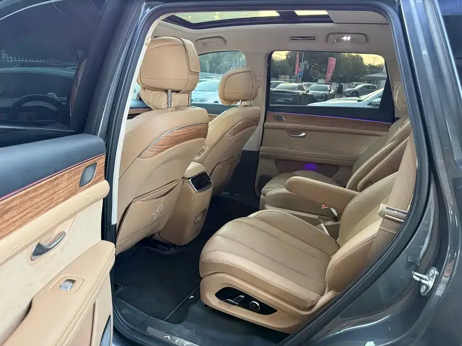 AITO M7 QM7 2022 1.5T RWD Comfort Edition 2023 — миниатюра 4