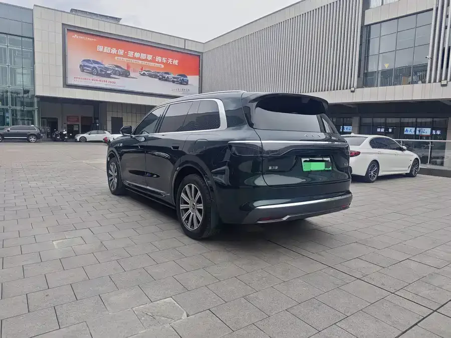 AITO M8 Wenjie M8 2025 Extended Range Max+ Version 53.4kWh 6-Seater (192-line LiDAR) 2025 — миниатюра 2