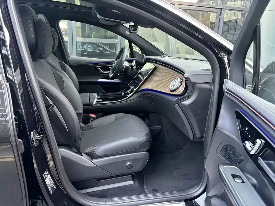 Mercedes-Benz EQE SUV Mercedes-Benz EQE SUV 2024 500 4MATIC Luxury Edition 2025 — миниатюра 4