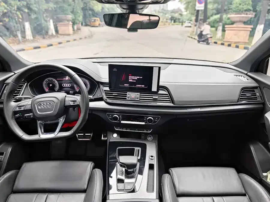 Audi Q5L 2024 40 TFSI Luxury Dynamic Edition 2024 — миниатюра 2