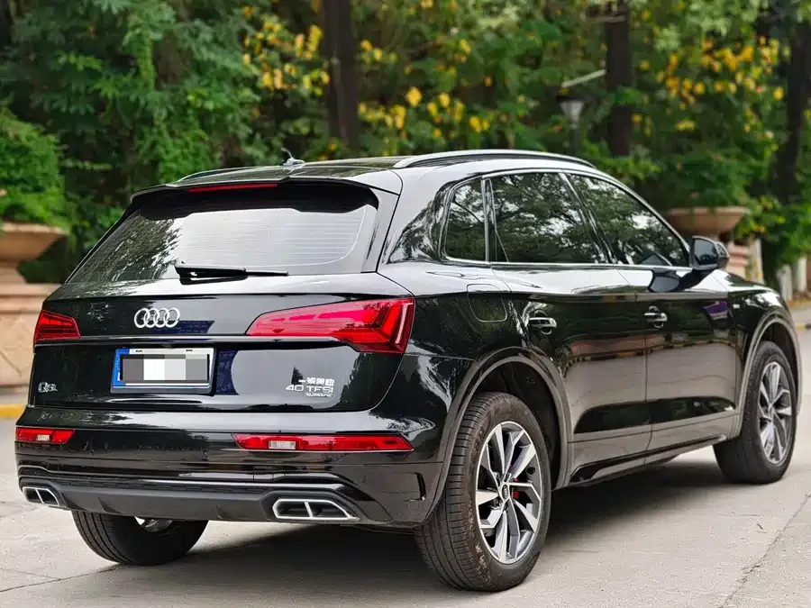 Audi Q5L 2024 40 TFSI Luxury Dynamic Edition 2024 — миниатюра 3