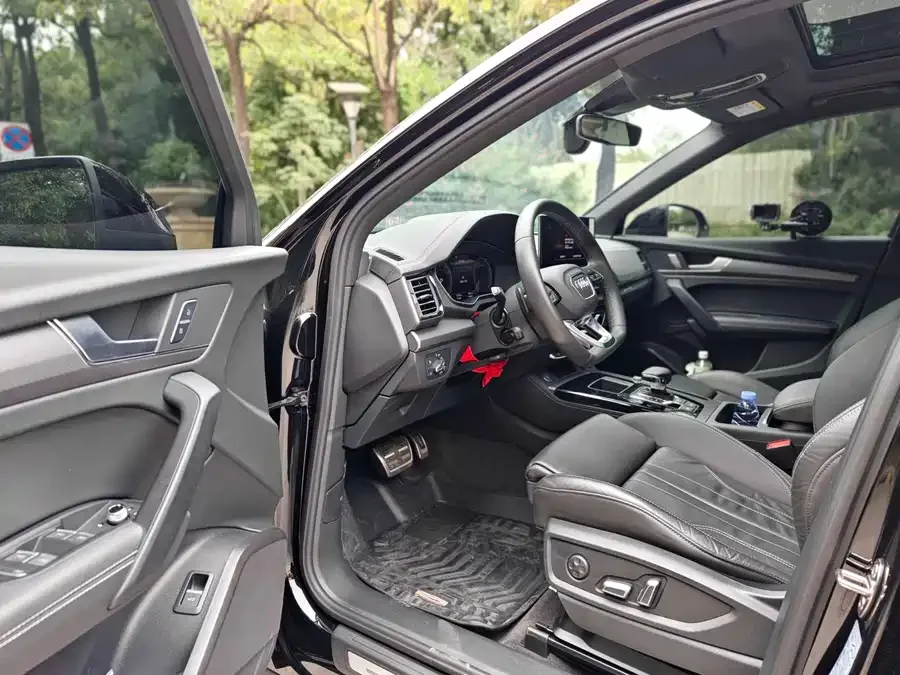 Audi Q5L 2024 40 TFSI Luxury Dynamic Edition 2024 — миниатюра 4