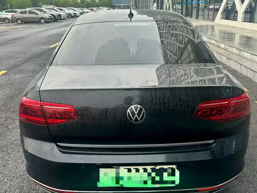 Volkswagen Magotan GTE plug-in hybrid Magotan GTE plug-in hybrid 2022 GTE luxury model 2023 — миниатюра 4