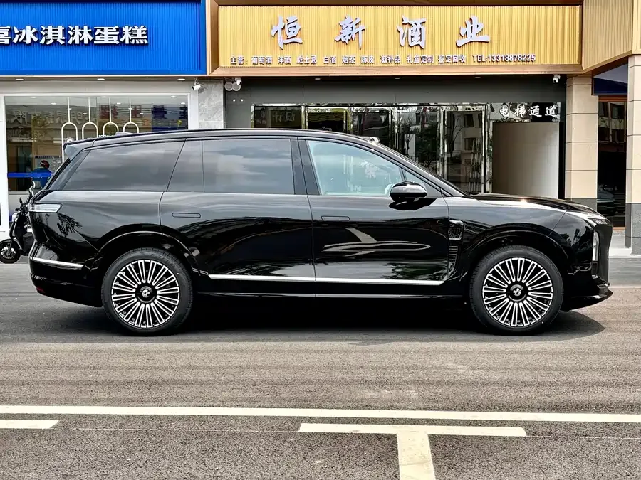 NIO ES8 NIO ES8 2026 Six-seat Executive Luxury Edition 2026 — миниатюра 3