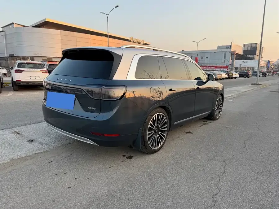 AITO M9 M9 2024 Extended Range Ultra Edition 52kWh 6-seater Edition 2024 — миниатюра 2
