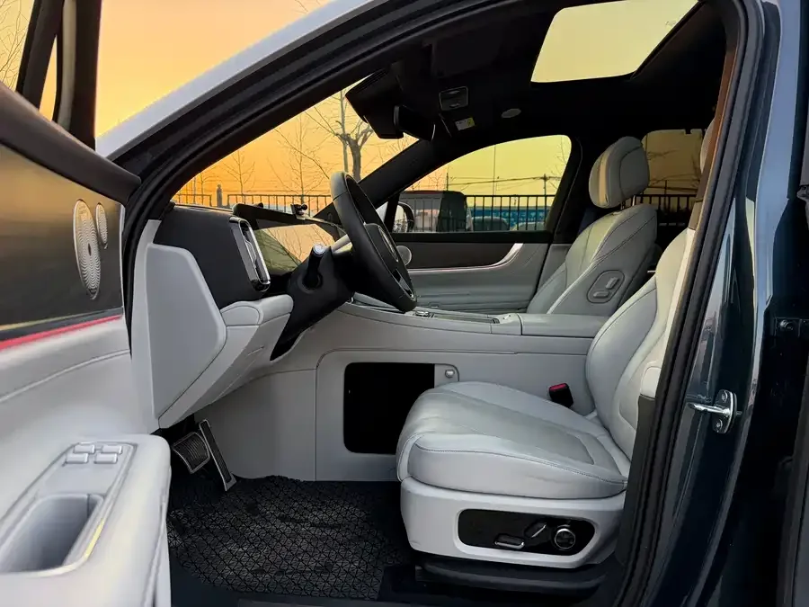 AITO M9 M9 2024 Extended Range Ultra Edition 52kWh 6-seater Edition 2024 — миниатюра 4