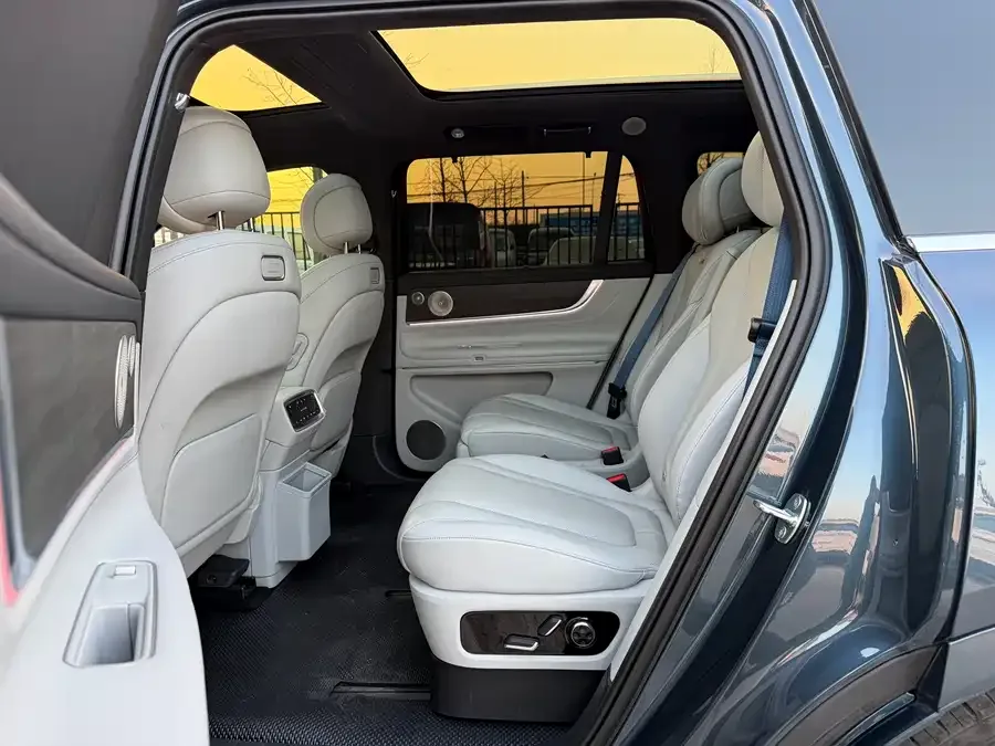 AITO M9 M9 2024 Extended Range Ultra Edition 52kWh 6-seater Edition 2024 — миниатюра 5