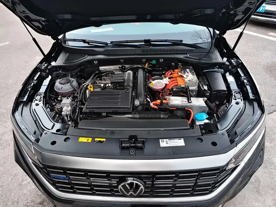 Volkswagen Passat New Energy Passat New Energy 2025 430PHEV Hybrid Business Edition 2026 — миниатюра 4