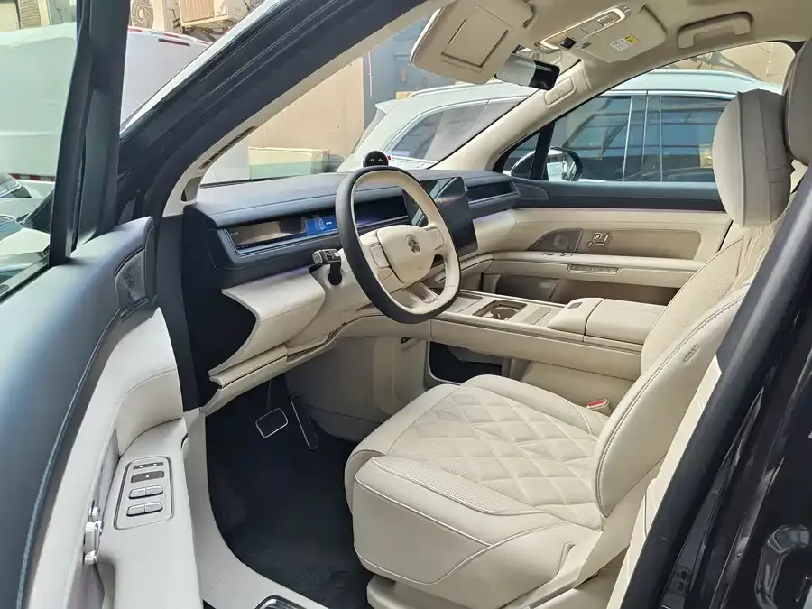 NIO ES8 NIO ES8 2026 Six-seat Executive Luxury Edition 2026 — миниатюра 2