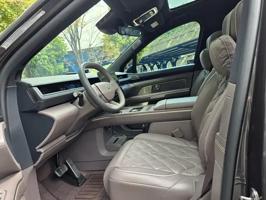 NIO ES8 NIO ES8 2026 Six-Seat Executive Signature Edition 2025 — миниатюра 4