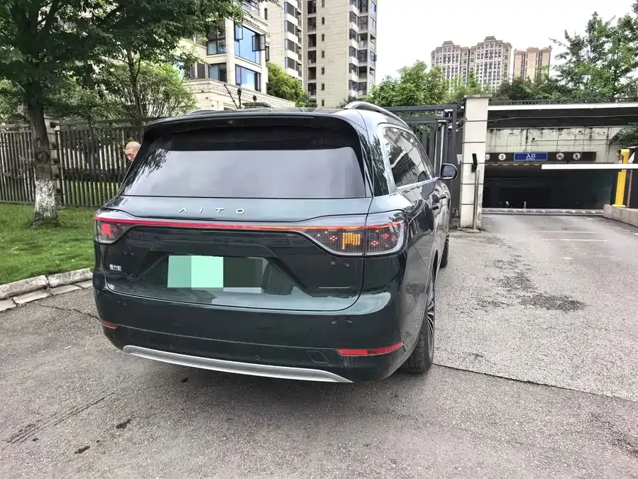 AITO M9 Wenjie M9 2024 Extended Range Max Edition 42kWh 6-seater Edition 2024 — миниатюра 4