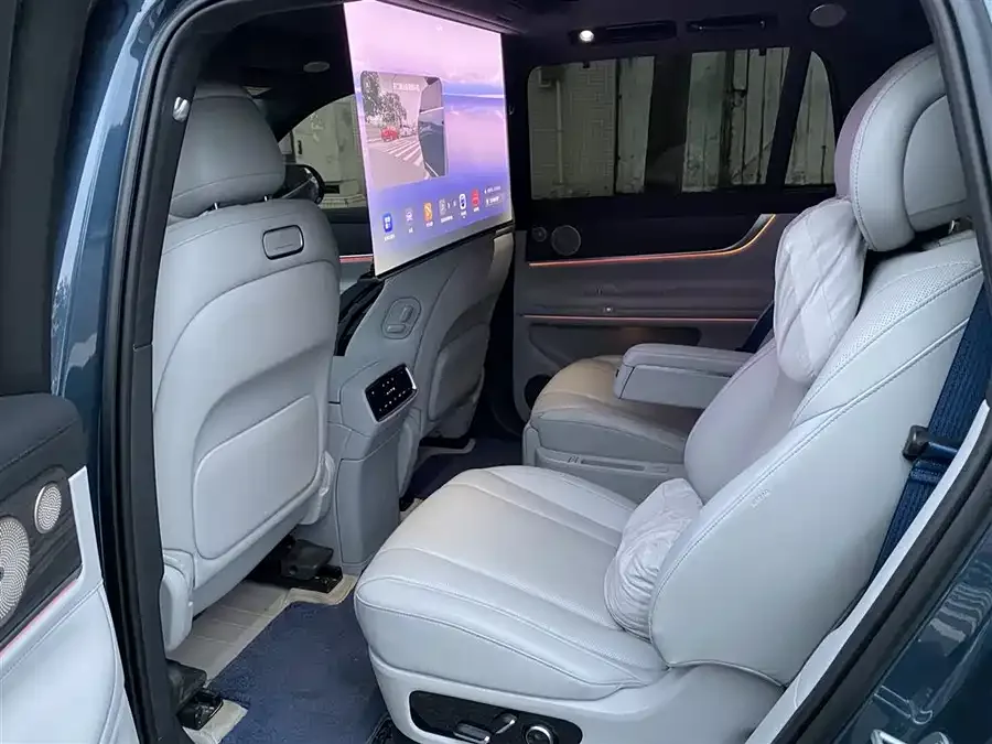 AITO M9 M9 2024 Extended Range Ultra Edition 42kWh 6-seater Edition 2024 — миниатюра 2