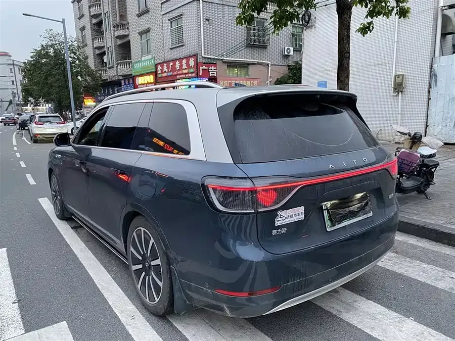 AITO M9 M9 2024 Extended Range Ultra Edition 42kWh 6-seater Edition 2024 — миниатюра 5