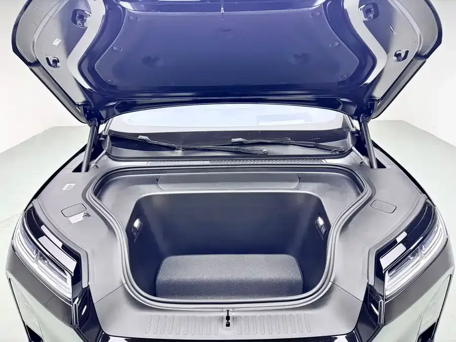 NIO ES8 NIO ES8 2026 Six-Seat Executive Signature Edition 2026 — миниатюра 3
