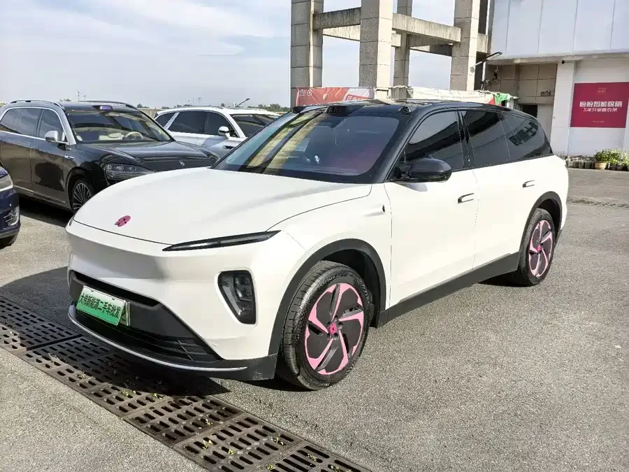 NIO ES8 2023