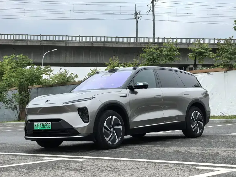 NIO ES8 2024