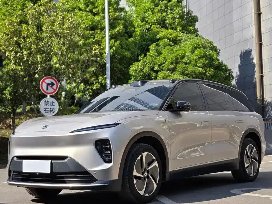 NIO ES8 2024