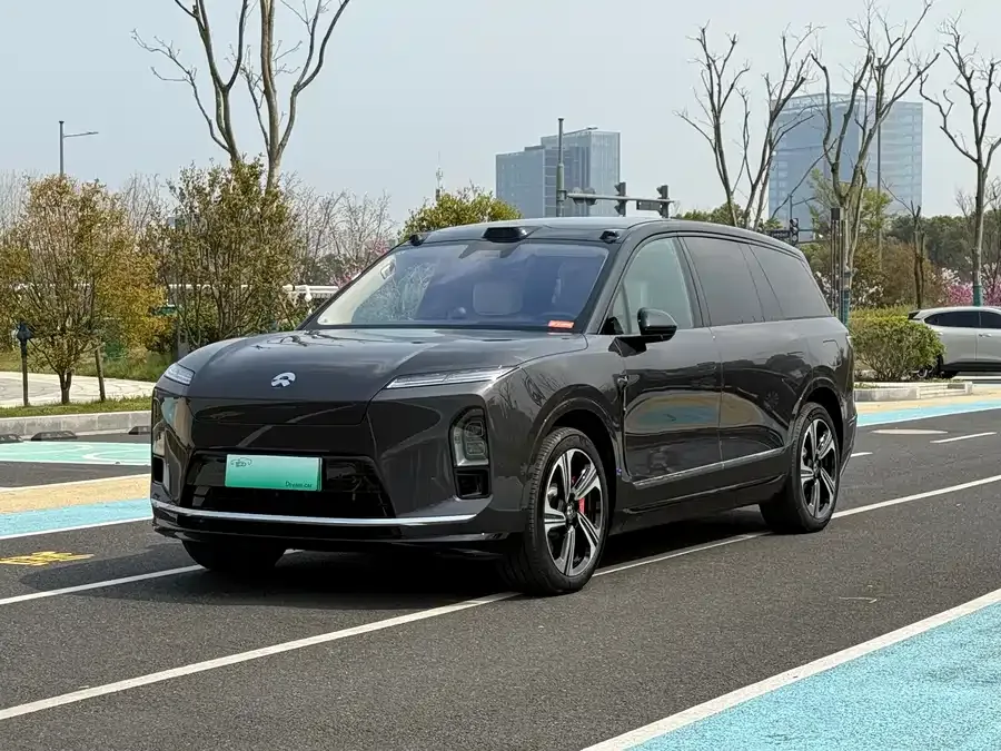 NIO ES8 2025