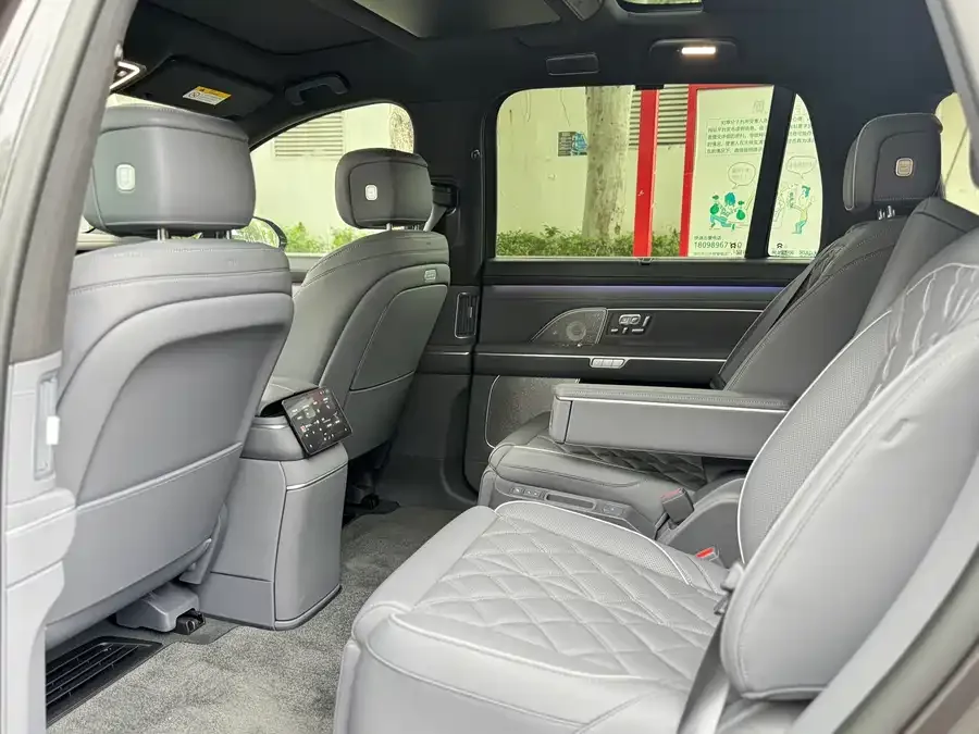 NIO ES8 NIO ES8 2026 Six-seat Executive Luxury Edition 2026 — миниатюра 2