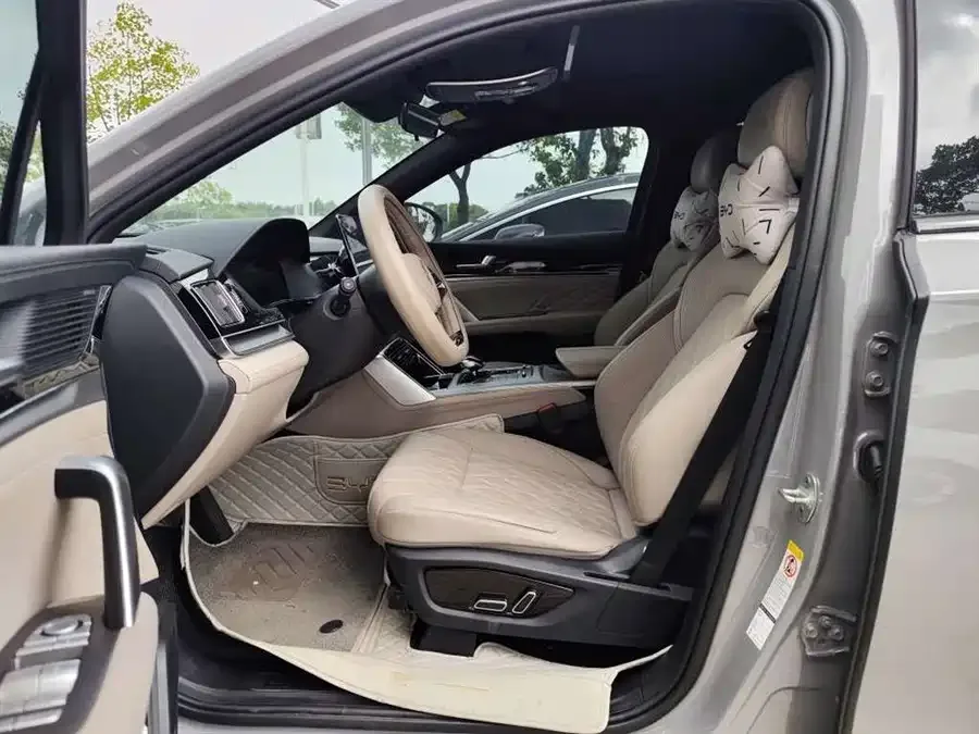 BYD Tang New Energy Tang New Energy 2025 DM-i 115KM Premium Edition 2025 — миниатюра 2