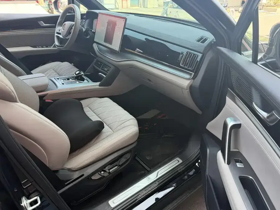 BYD Tang New Energy Tang New Energy 2024 DM-i Honor Edition 112KM Premium Edition 2024 — миниатюра 2