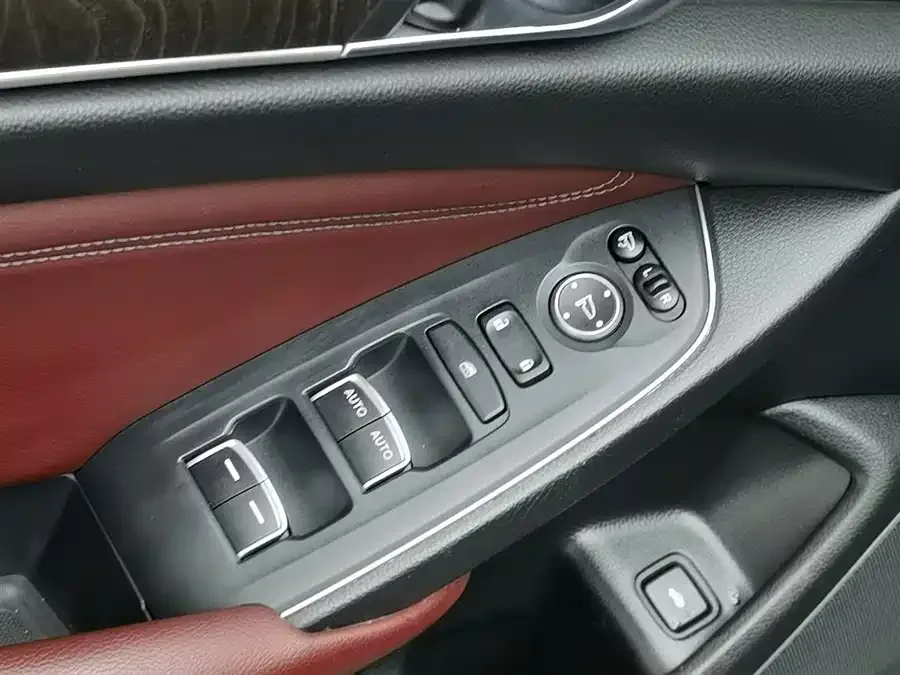 Honda Inspire 2022 Insignia 260TURBO Fine Edition 2022 — миниатюра 3