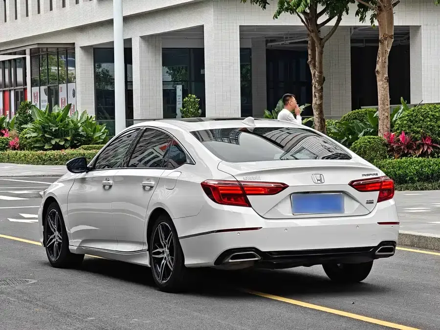 Honda Inspire 2022 Insignia 260TURBO Fine Edition 2023 — миниатюра 3