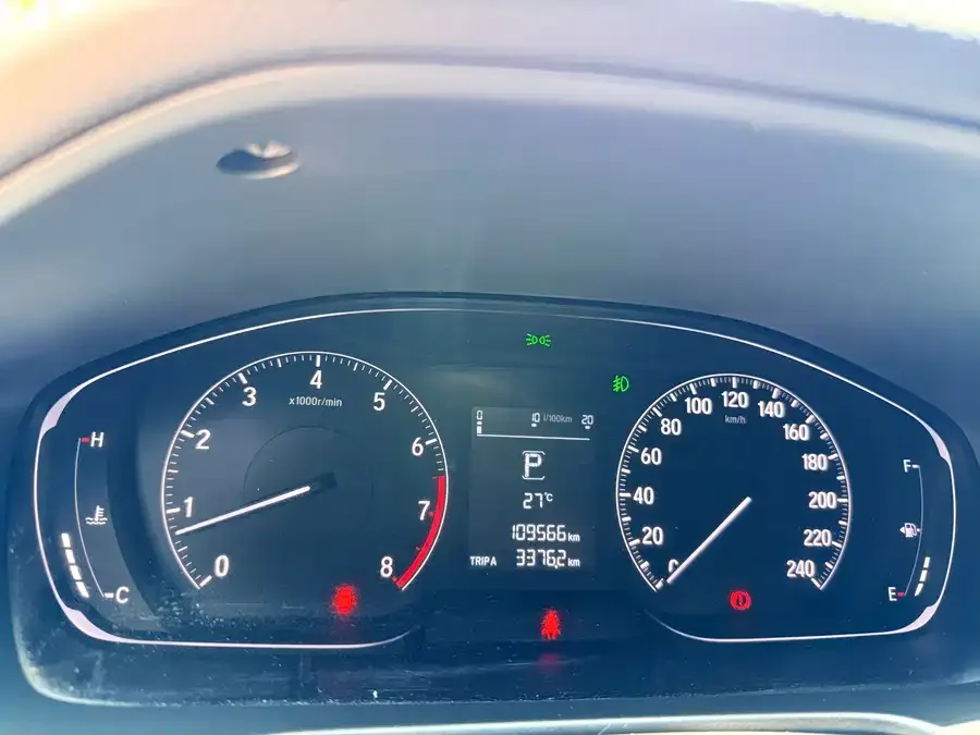 Honda Inspire 2022 Insignia 260TURBO Elegant Edition 2022 — миниатюра 4