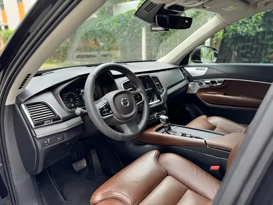 Volvo XC90 2020 T6 Zhiya Sports Edition 7-seater 2022 — миниатюра 3