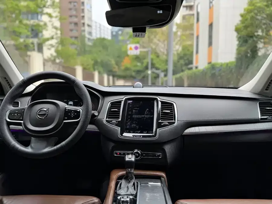 Volvo XC90 2020 T6 Zhiya Sports Edition 7-seater 2022 — миниатюра 4