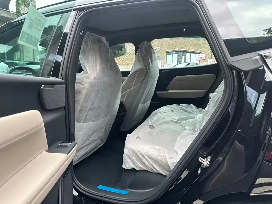 Volvo XC70 plug-in hybrid 2026 Volvo XC70 Plug-in Hybrid Two-Wheel Drive Long Range Core 2026 — миниатюра 3