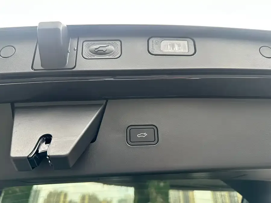 Volvo XC70 plug-in hybrid 2026 Volvo XC70 Plug-in Hybrid Two-Wheel Drive Long Range Core 2026 — миниатюра 5